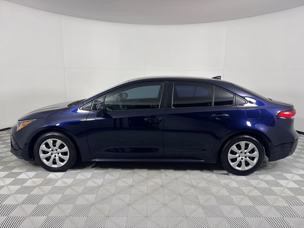 Used 2023 Toyota Corolla LE image 7