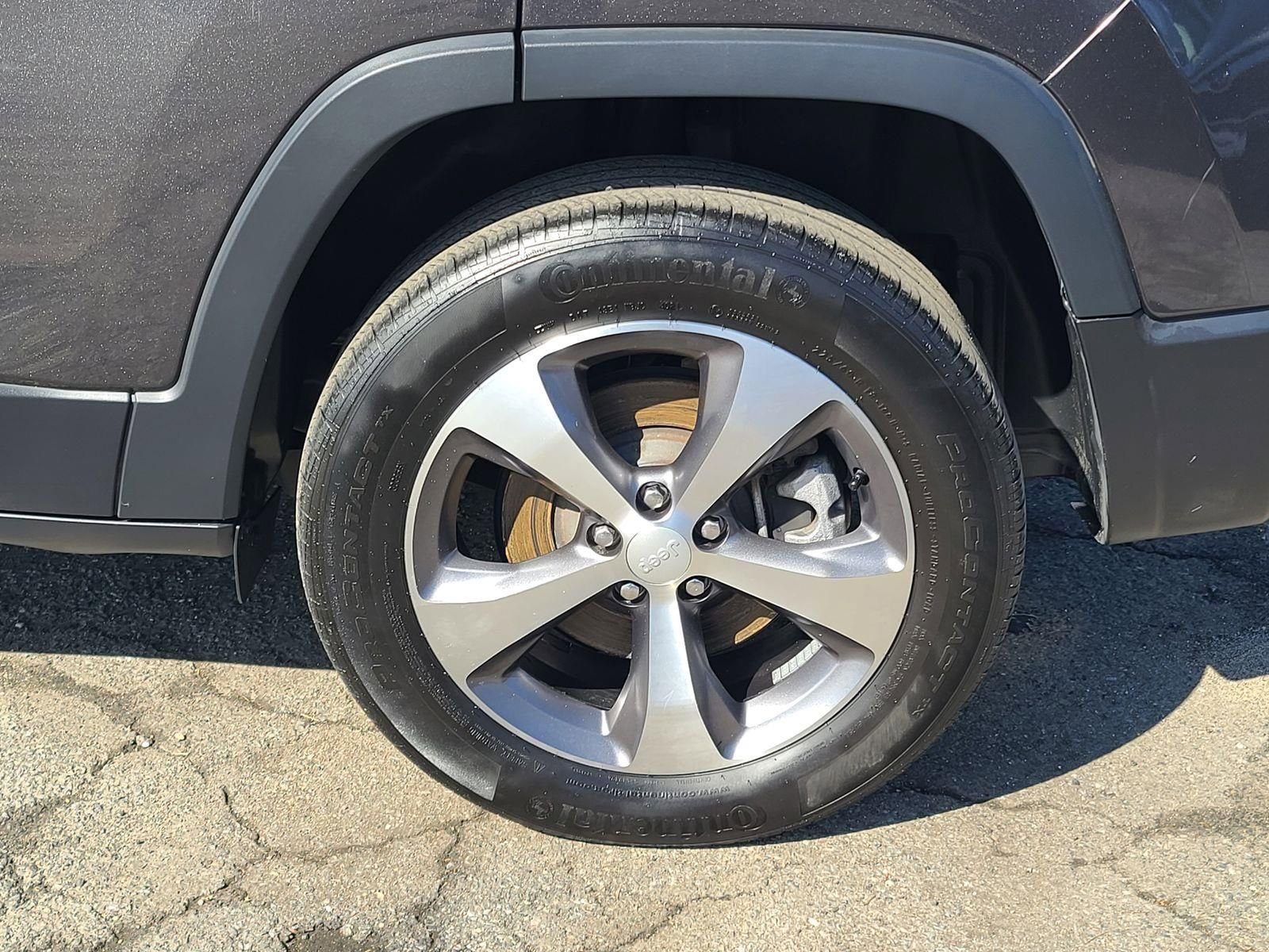 Used 2022 Jeep Cherokee Limited image 35