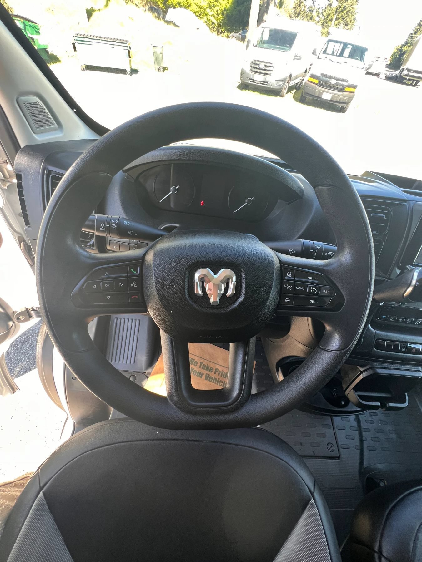 Used 2024 RAM ProMaster 2500 w/ Convenience Group FWD image 11