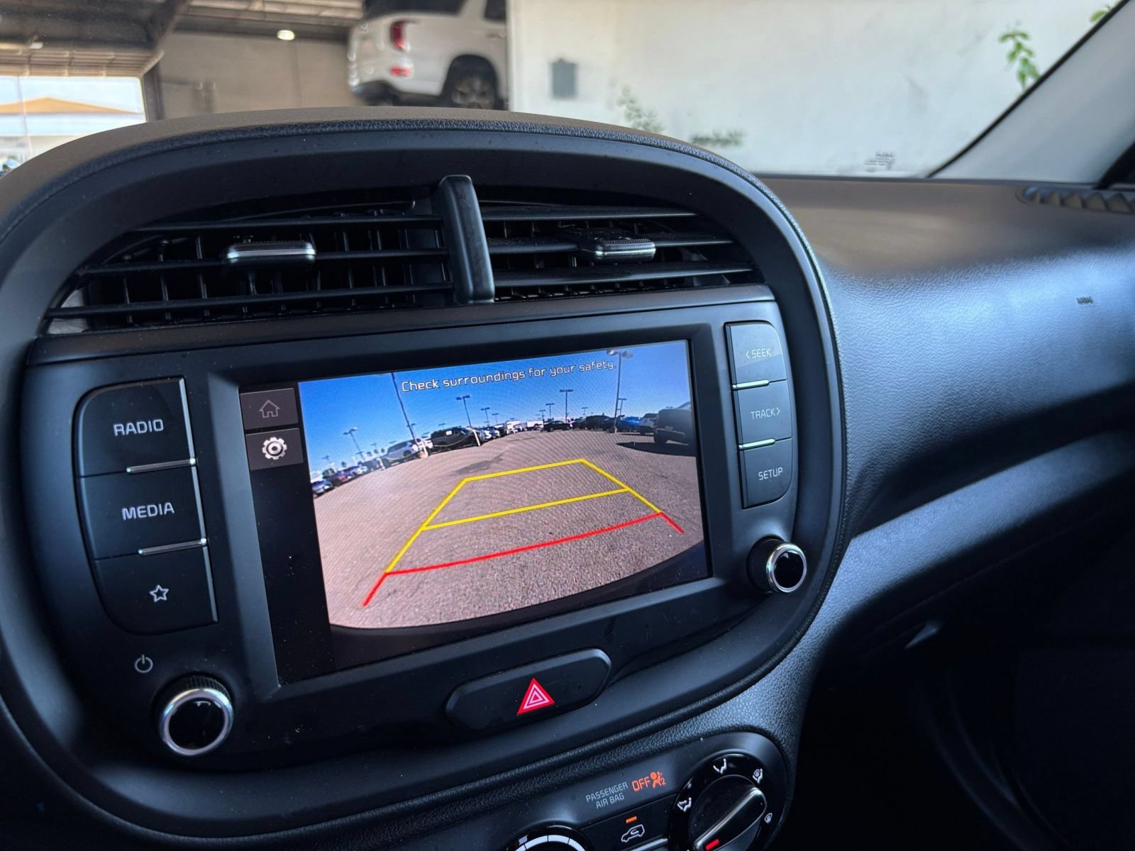 Used 2025 Kia Soul LX w/ LX Technology Package FWD image 22
