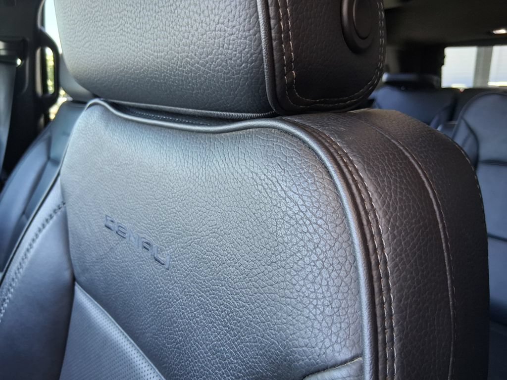 Used 2023 GMC Yukon Denali RWD image 20