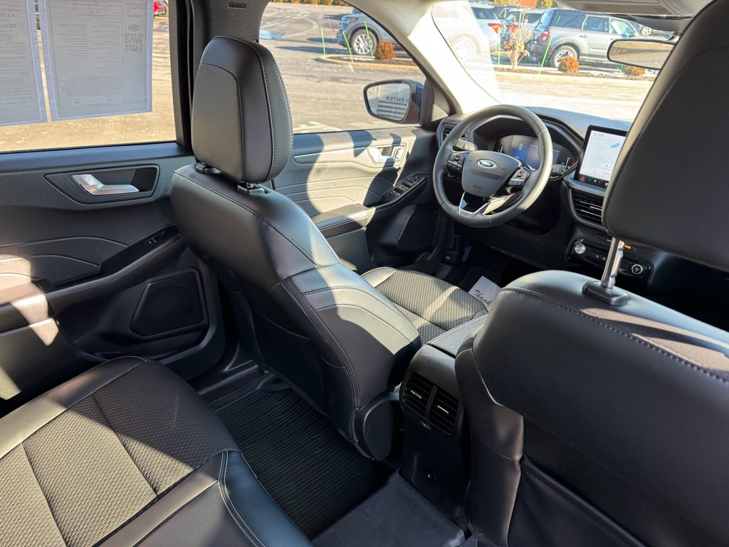 Used 2023 Ford Escape SE FWD image 18
