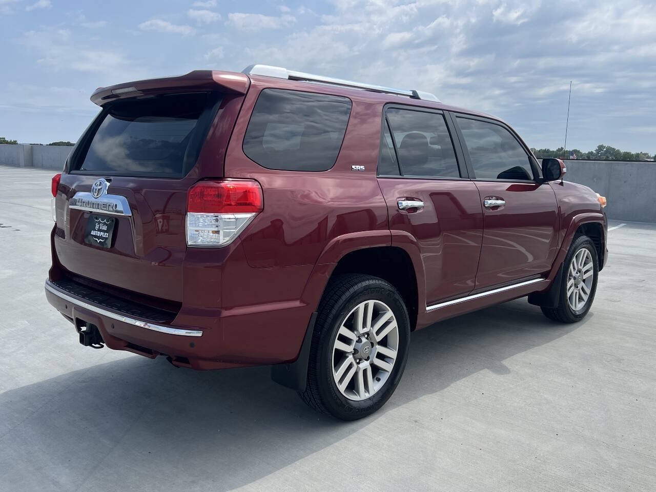 Used 2011 Toyota 4Runner SR5 w/ Premium Pkg w/Leather AWD/4WD image 7
