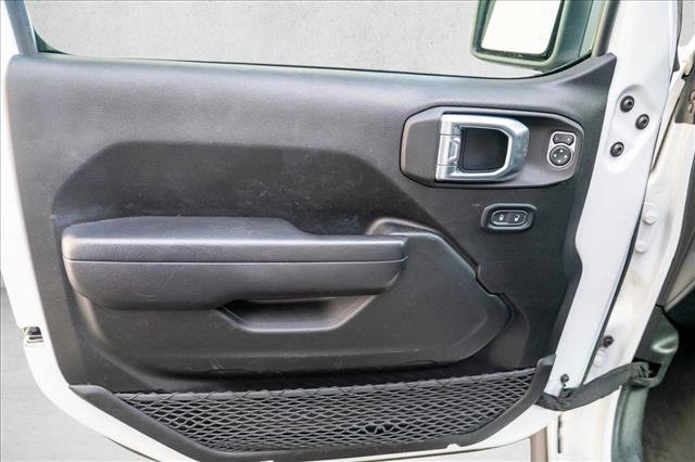 Used 2022 Jeep Wrangler Unlimited Rubicon w/ Safety Group image 10