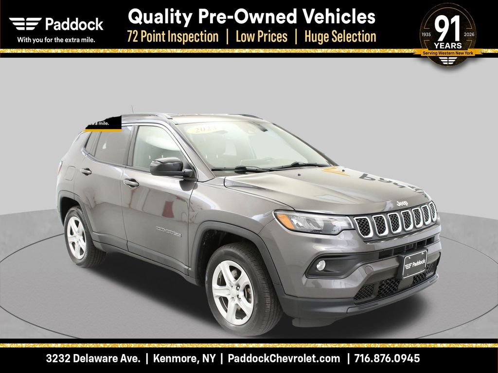 Used 2023 Jeep Compass Latitude w/ Convenience Group AWD/4WD image 1