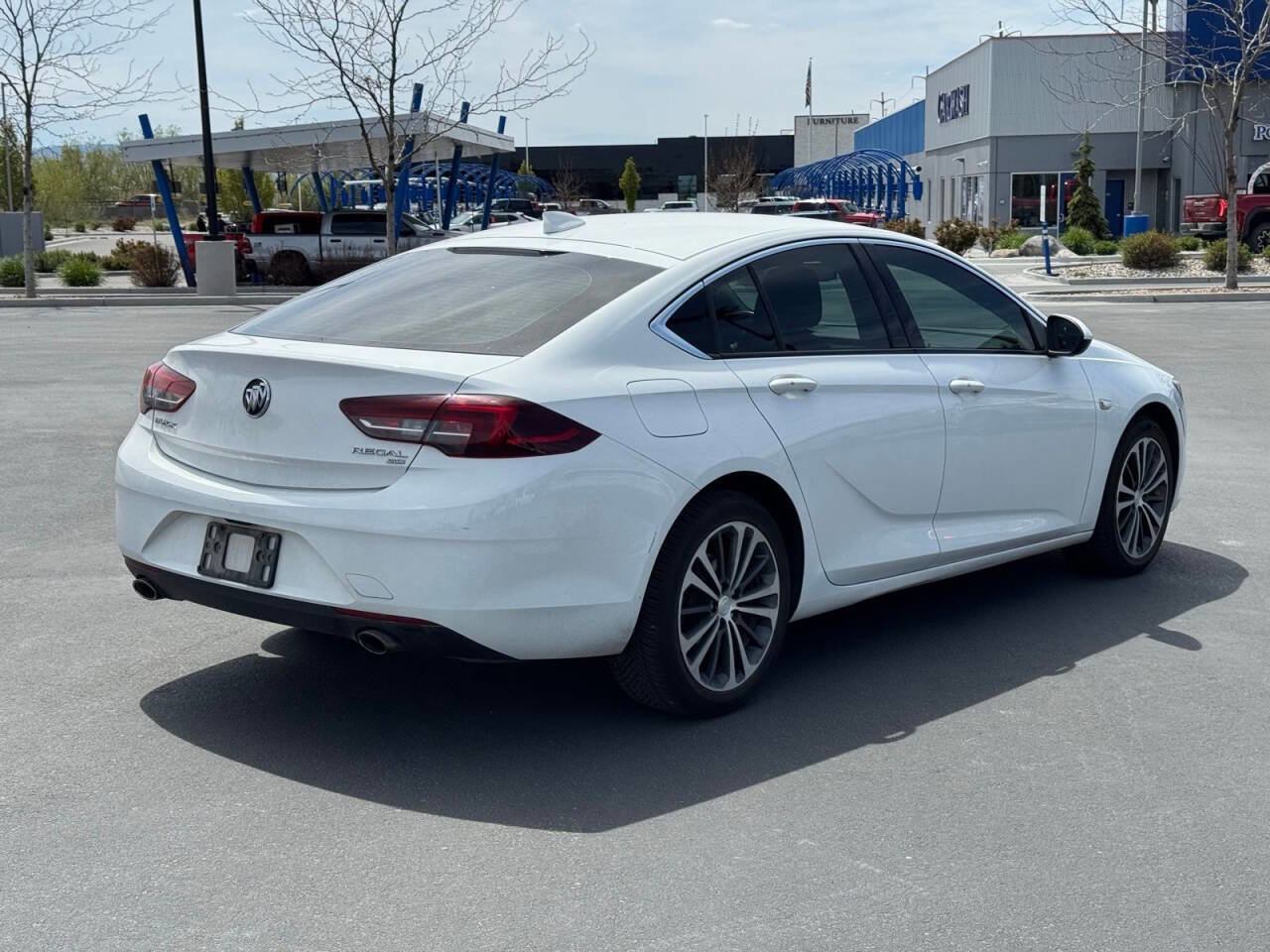 Used 2018 Buick Regal Preferred w/ Sights and Sounds Package AWD/4WD image 7