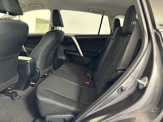Used 2017 Toyota RAV4 LE AWD/4WD image 17
