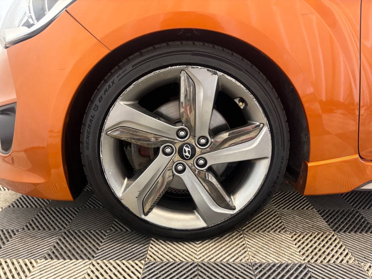 Used 2013 Hyundai Veloster Turbo image 24