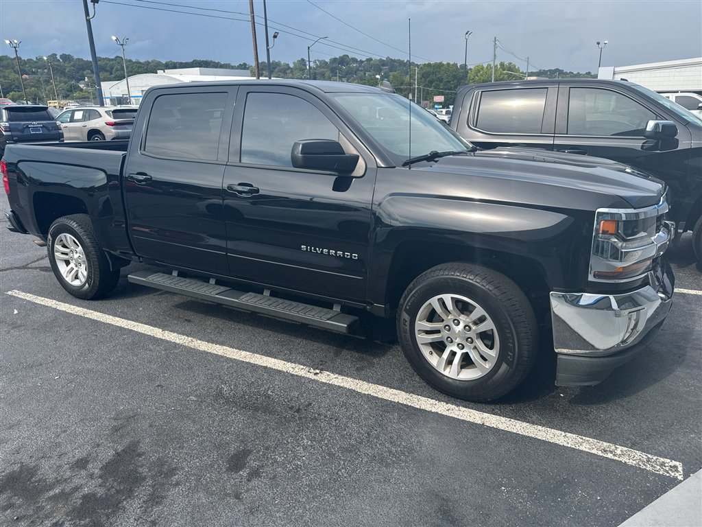 Used 2018 Chevrolet Silverado 1500 LT w/ All Star Edition RWD image 3