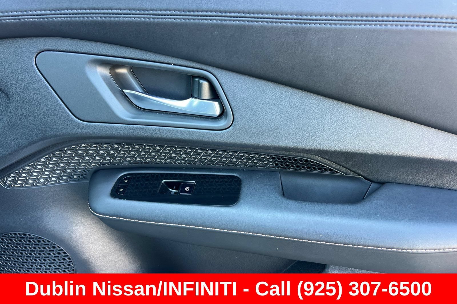 Used 2023 Nissan Ariya FWD image 22