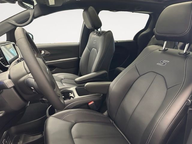 New 2026 Chrysler Pacifica Select w/ S Appearance Package image 12