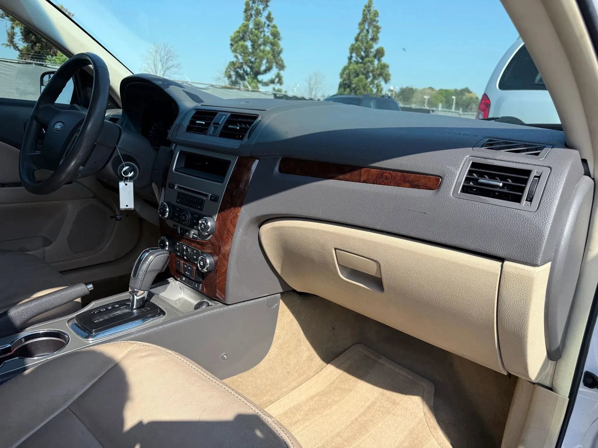 Used 2012 Ford Fusion SEL FWD image 19