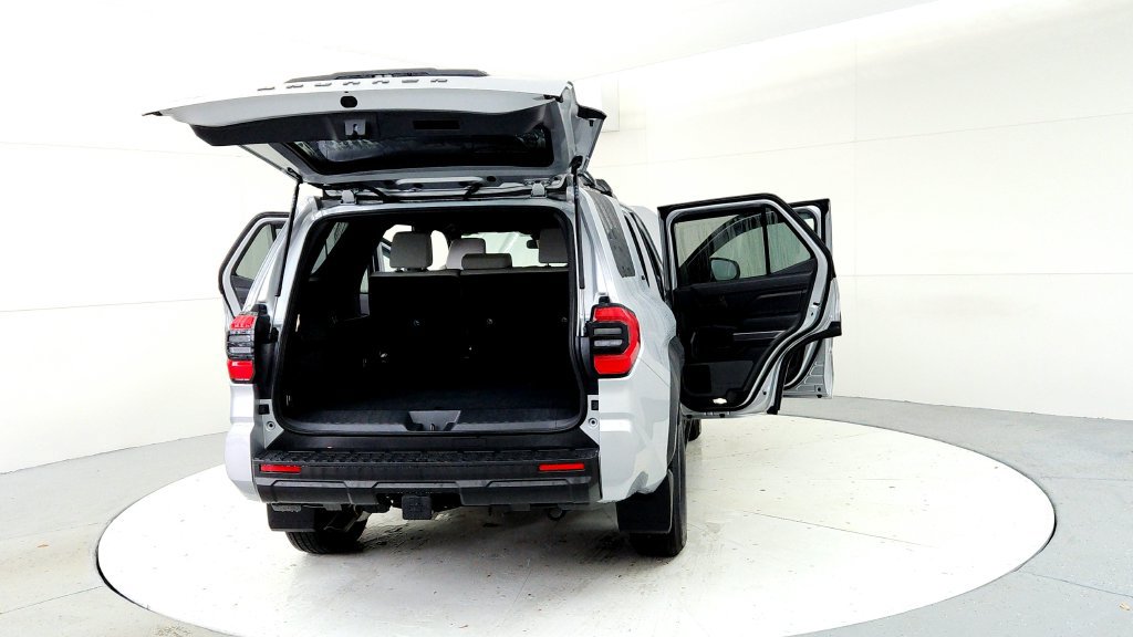 Certified 2025 Toyota 4Runner SR5 AWD/4WD image 11