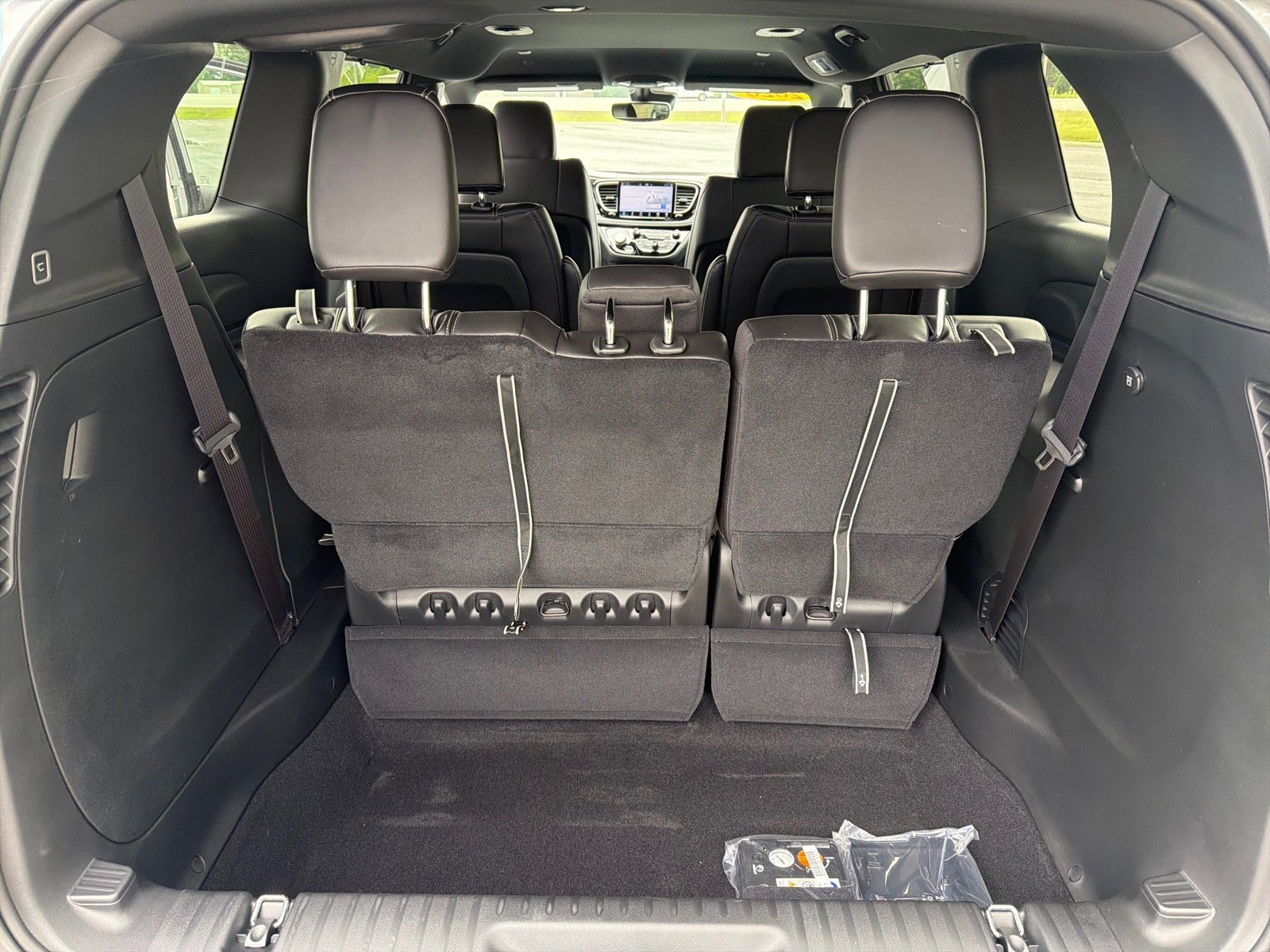 New 2026 Chrysler Pacifica Select FWD image 15