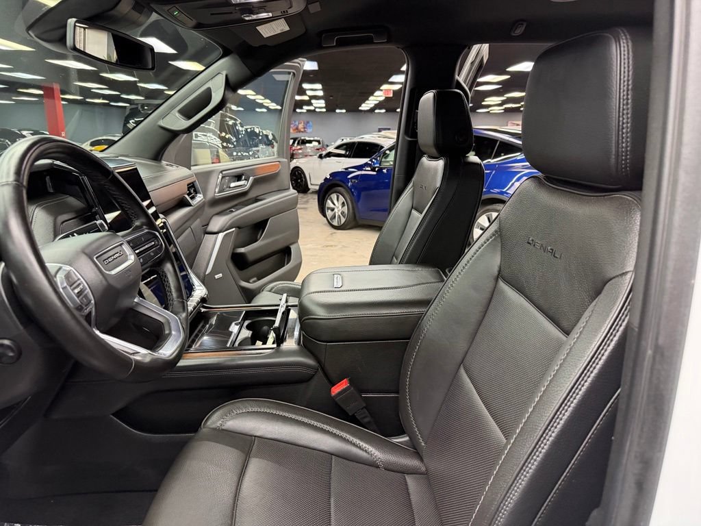 Used 2025 GMC Yukon Denali AWD/4WD image 33