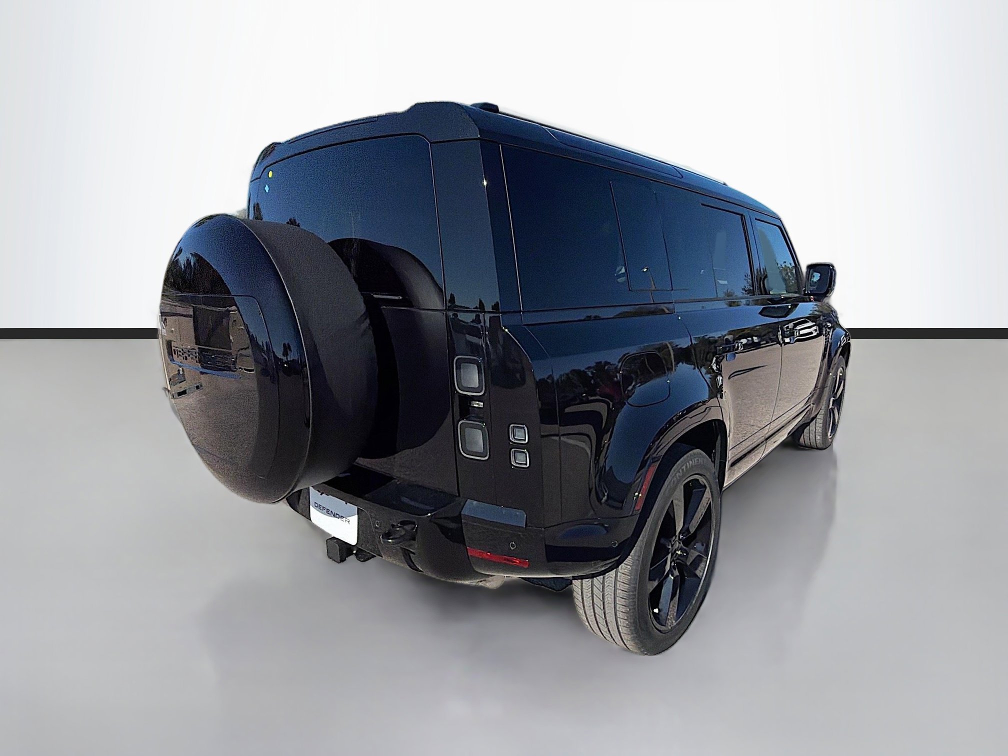 New 2026 Land Rover Defender 110 X-Dynamic SE image 5