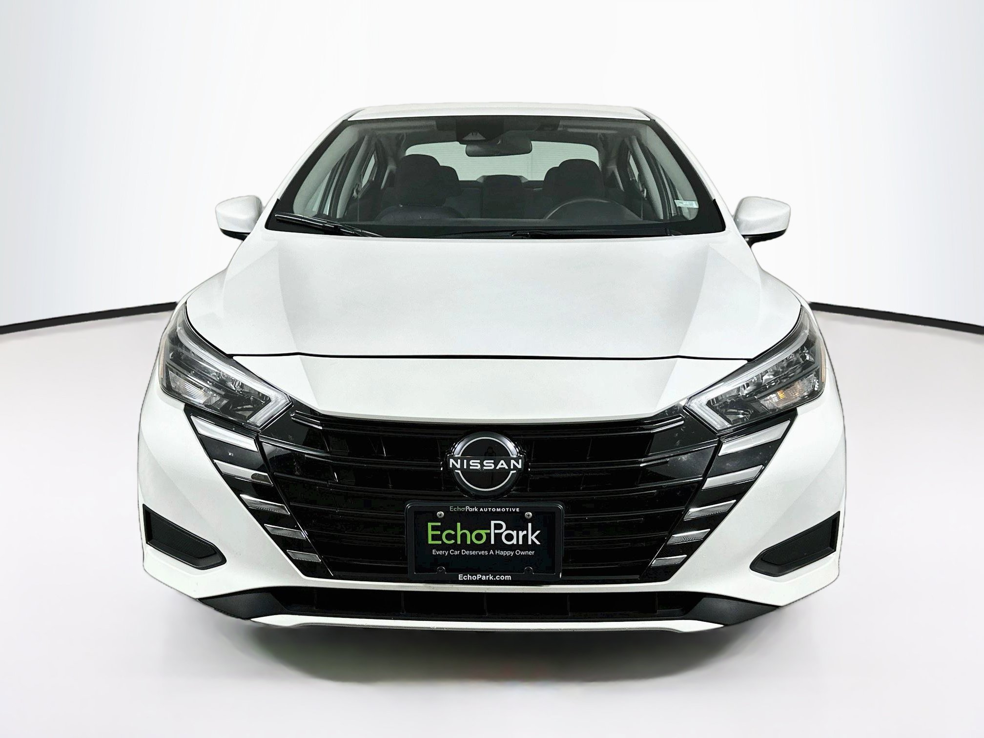 Used 2025 Nissan Versa SV w/ Trunk Package FWD image 2