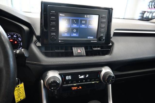 Used 2022 Toyota RAV4 LE AWD/4WD image 15