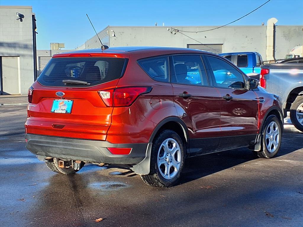 Used 2019 Ford Escape S video 2
