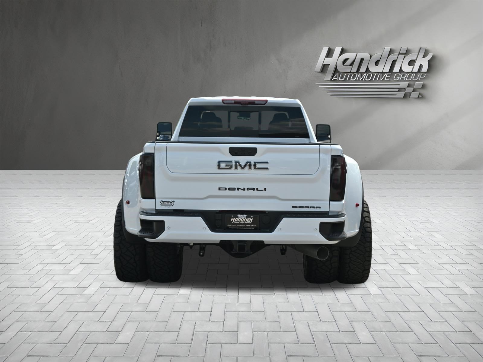 Used 2026 GMC Sierra 3500 Denali Ultimate w/ LPO, Black Badging Package AWD/4WD image 9