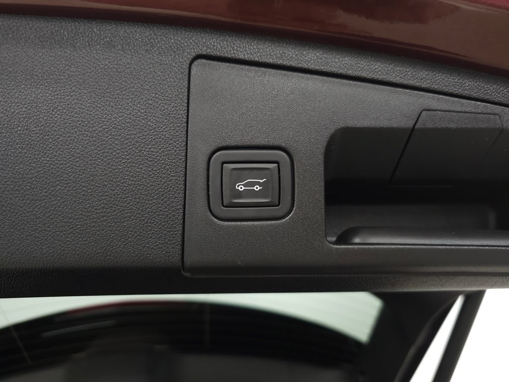 Used 2023 Cadillac XT4 Premium Luxury AWD/4WD image 7