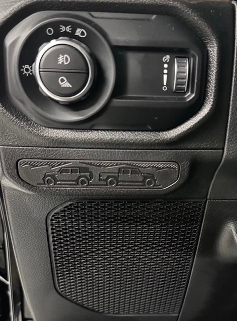 Used 2025 Jeep Gladiator Sport AWD/4WD image 26