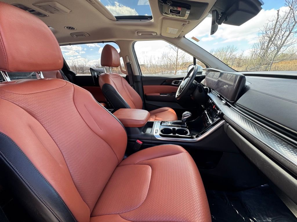 Used 2024 Kia Carnival SX Prestige image 30