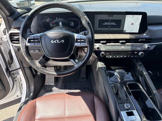 Used 2023 Kia Telluride EX w/ EX Captain's Chair Package image 18