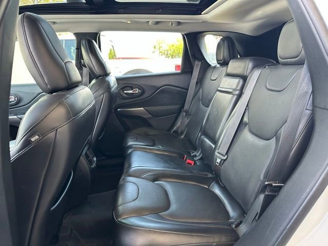 Used 2019 Jeep Cherokee Limited w/ Luxury Group image 15