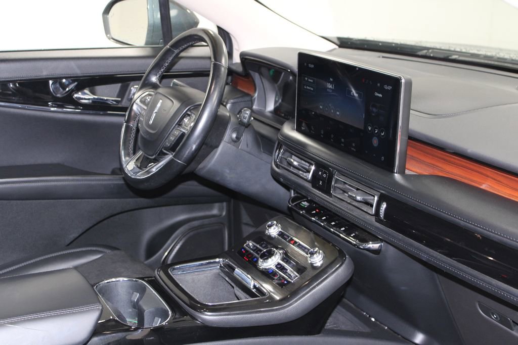 Used 2022 Lincoln Nautilus Reserve image 32