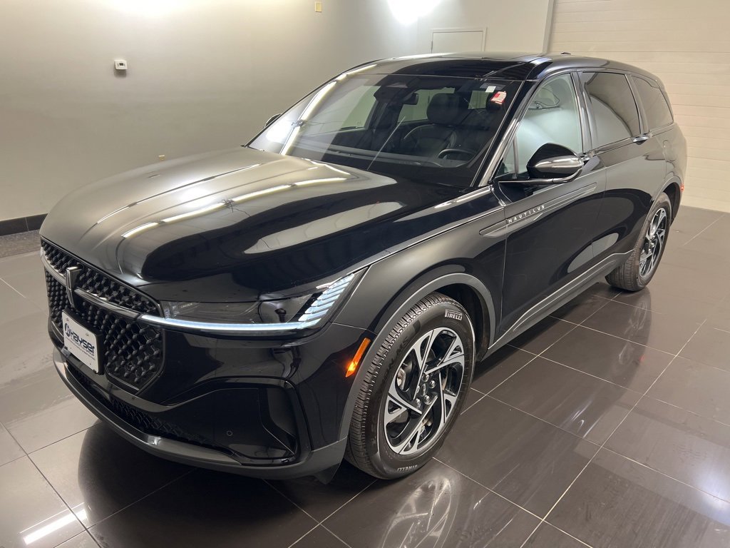 Certified 2025 Lincoln Nautilus Premier w/ Equipment Group 102A image 3