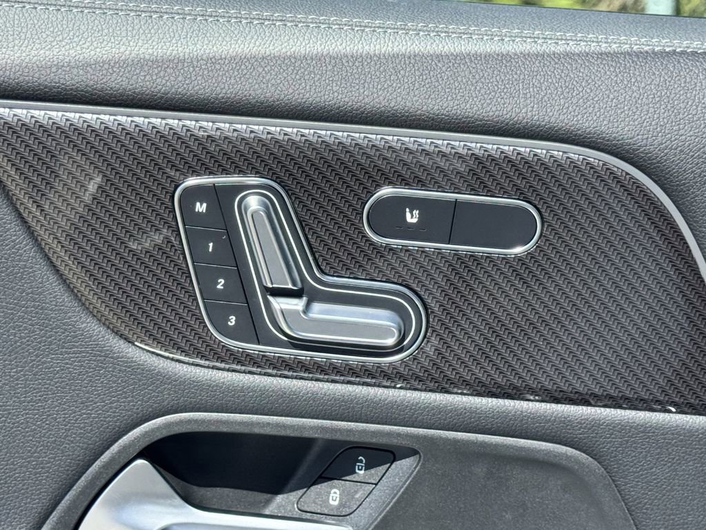 New 2025 Mercedes-Benz GLA 35 AMG 4MATIC image 20