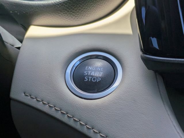 Used 2020 Toyota Highlander XLE image 34