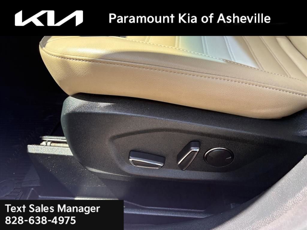 Used 2019 Ford Edge SEL w/ Equipment Group 201A AWD/4WD image 16