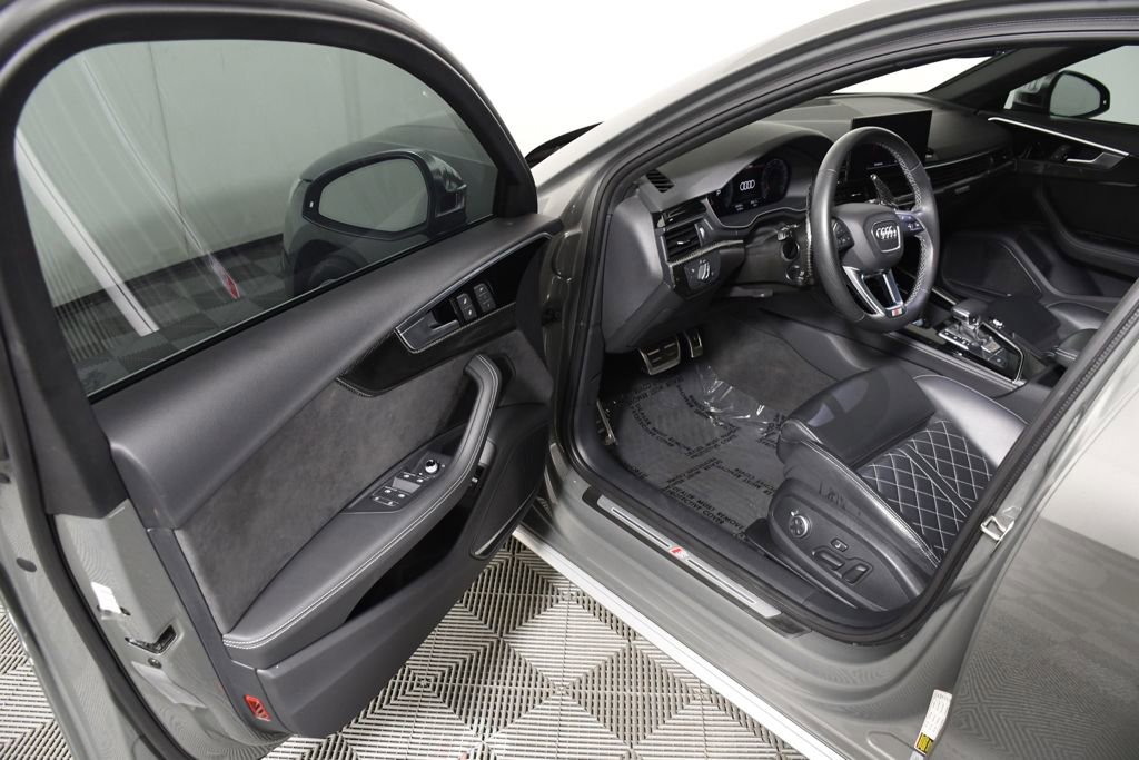 Used 2023 Audi S4 Premium Plus w/ Premium Plus Package AWD/4WD image 18