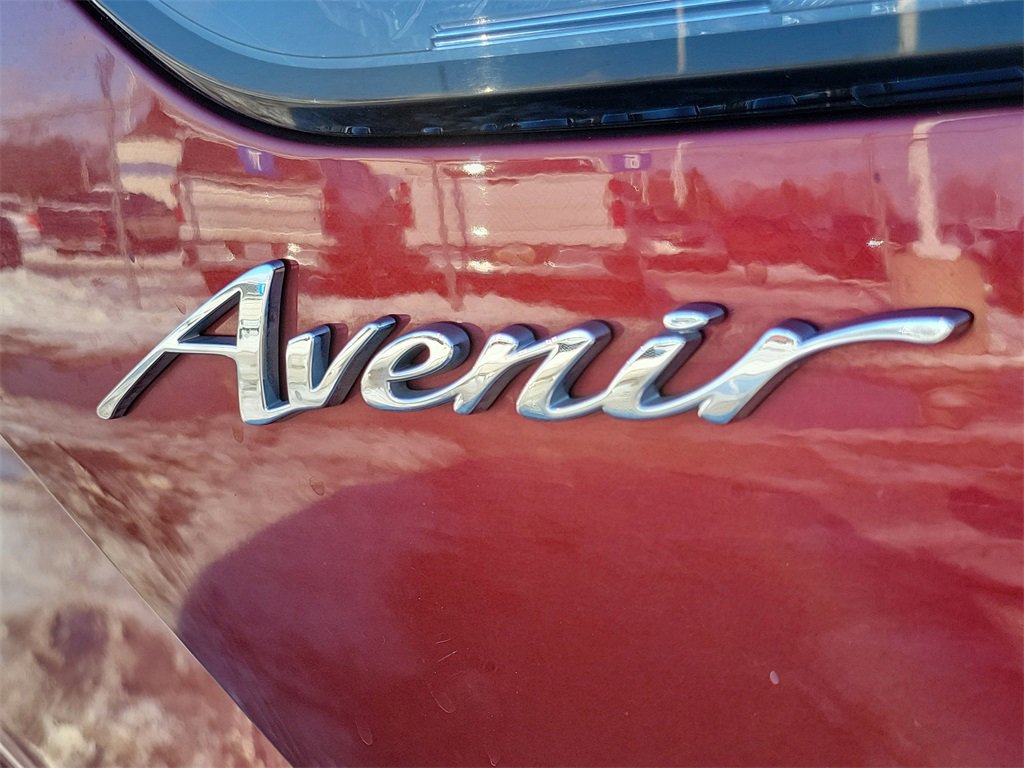 Used 2022 Buick Envision Avenir w/ Technology Package II image 6