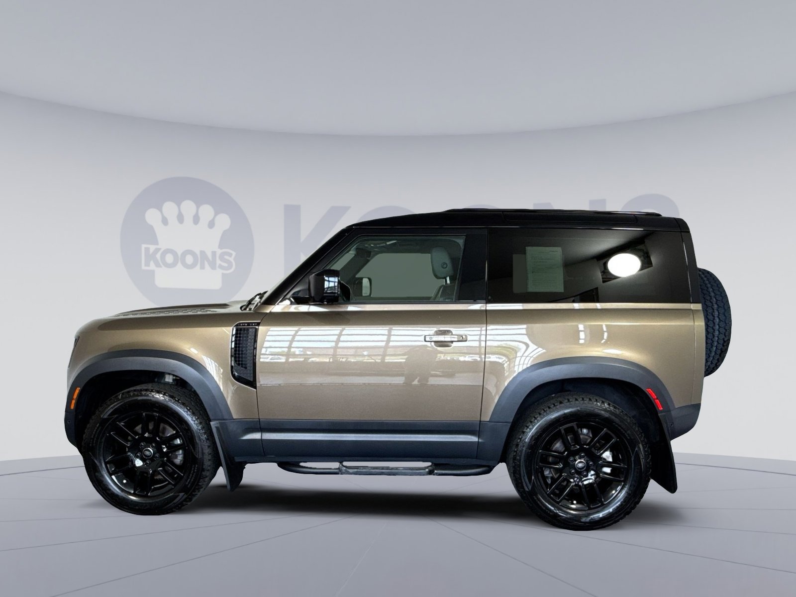 Used 2023 Land Rover Defender 90 S AWD/4WD image 2