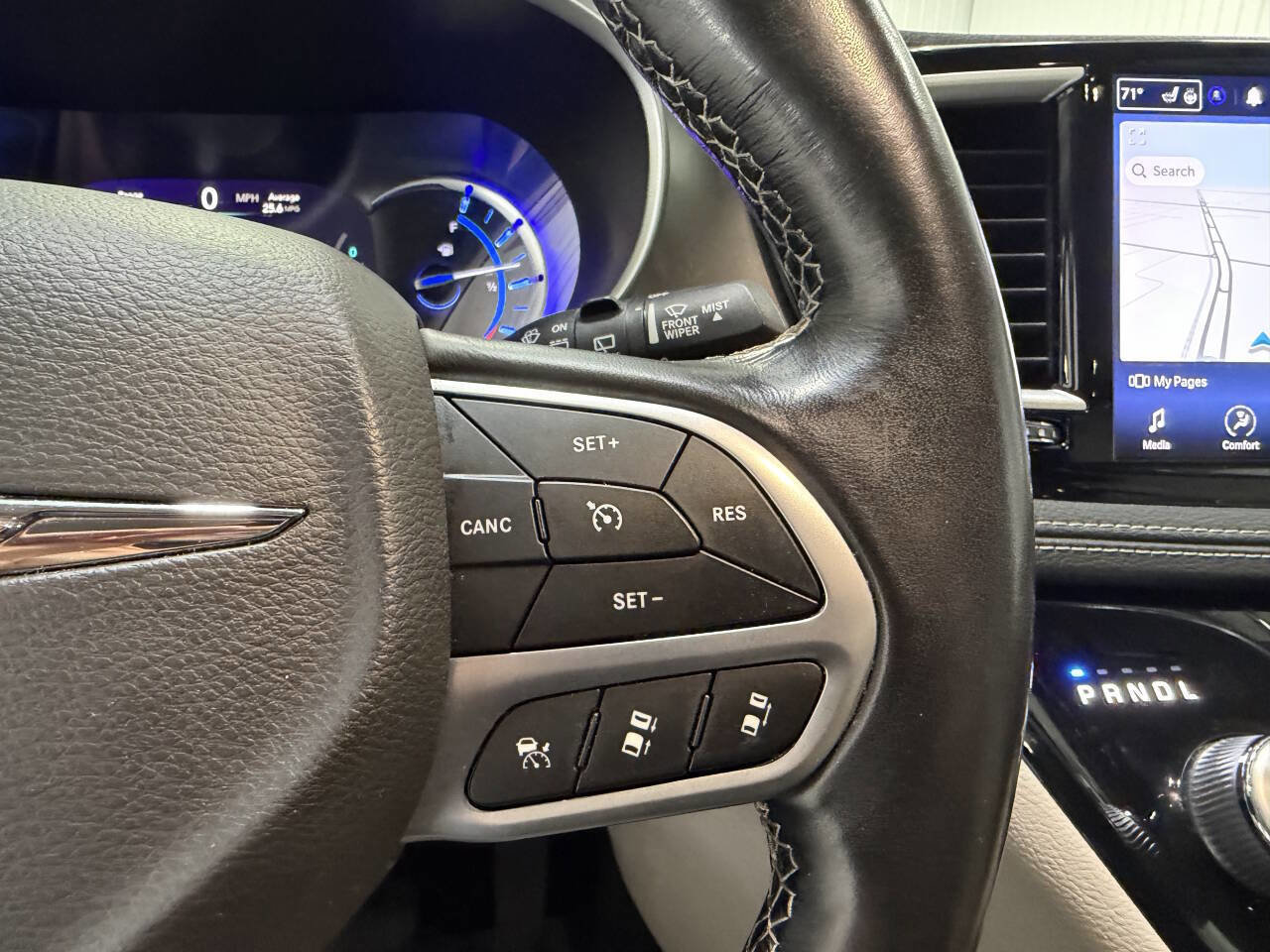 Used 2021 Chrysler Pacifica Touring-L FWD image 19