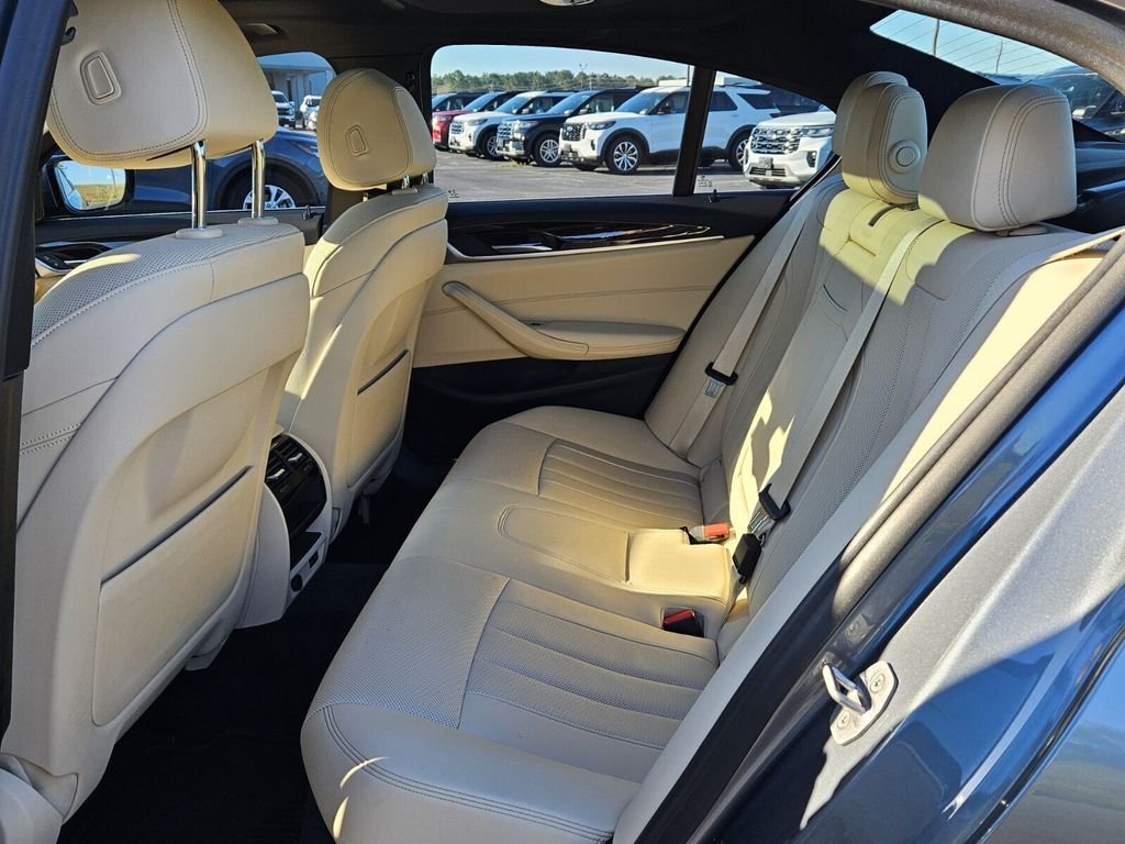 Used 2022 BMW 530i xDrive w/ Convenience Package AWD/4WD image 6