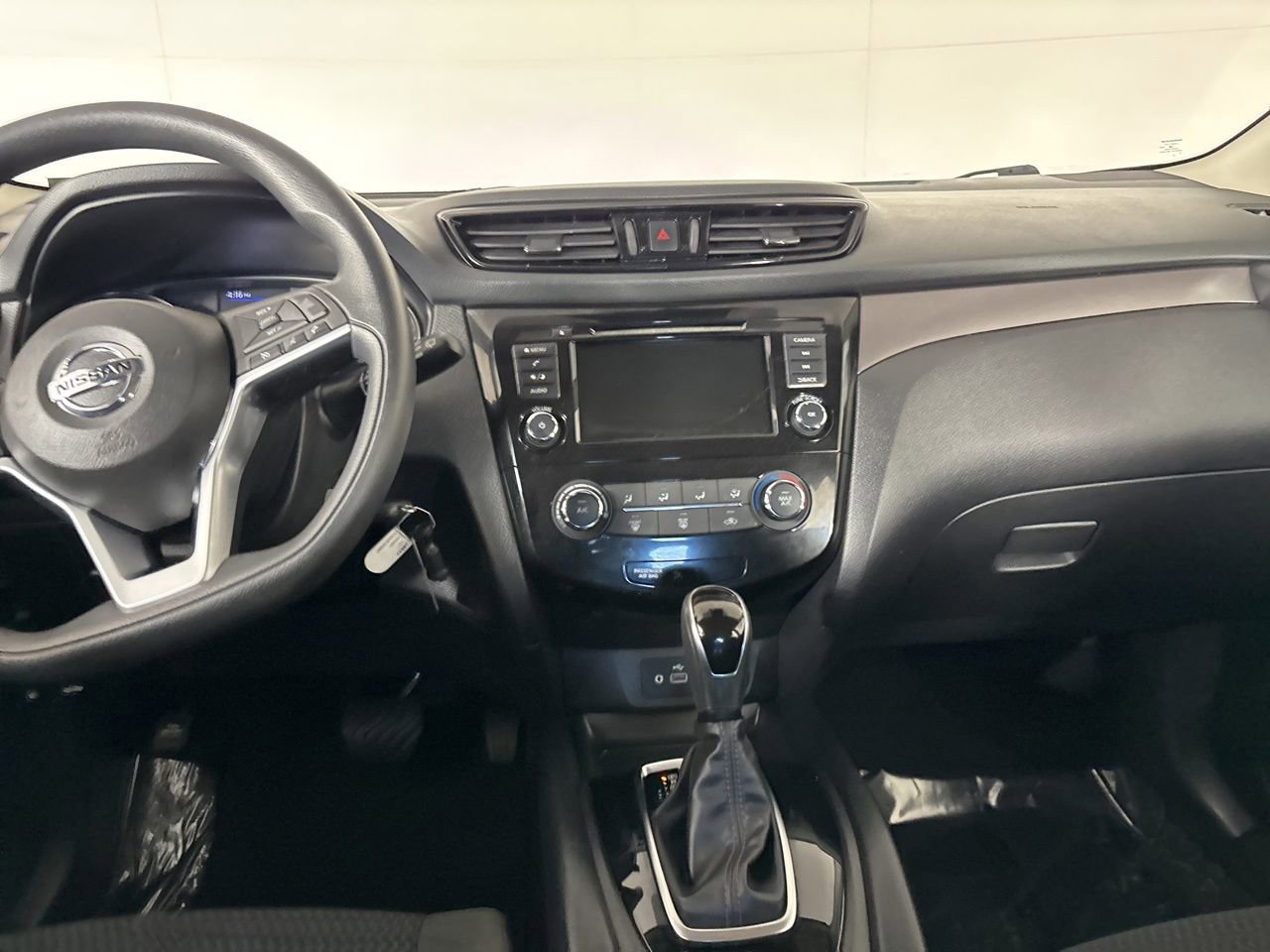 Used 2021 Nissan Rogue Sport S image 22