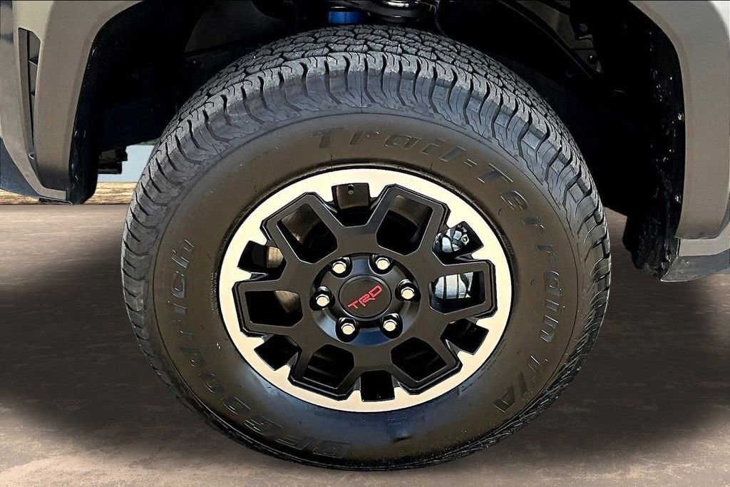 Used 2025 Toyota Tacoma TRD Off-Road AWD/4WD image 36