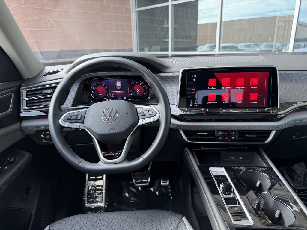 Used 2025 Volkswagen Atlas Peak Edition SE AWD/4WD image 16