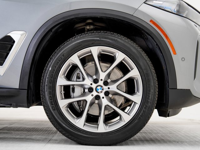 Used 2025 BMW X5 xDrive40i w/ Climate Comfort Package image 31
