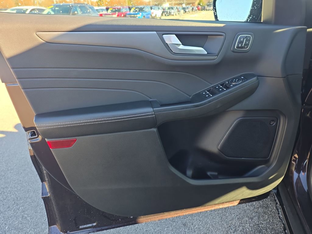 Used 2023 Ford Escape Active w/ Tech Pack #2 image 17