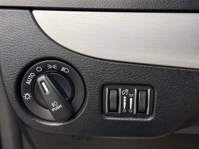 Used 2017 Dodge Grand Caravan GT FWD image 39
