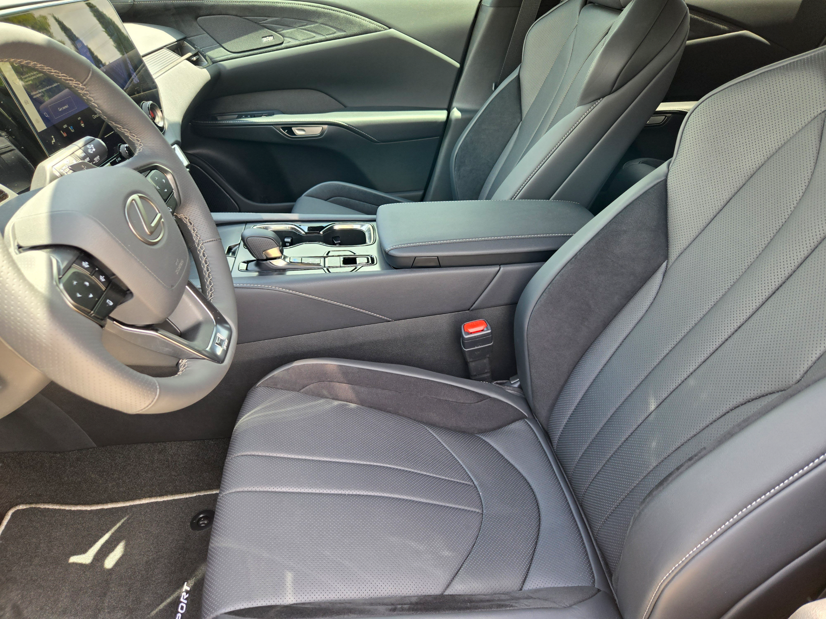 Used 2026 Lexus RX 500h F Sport w/ Appearance Package AWD/4WD image 30