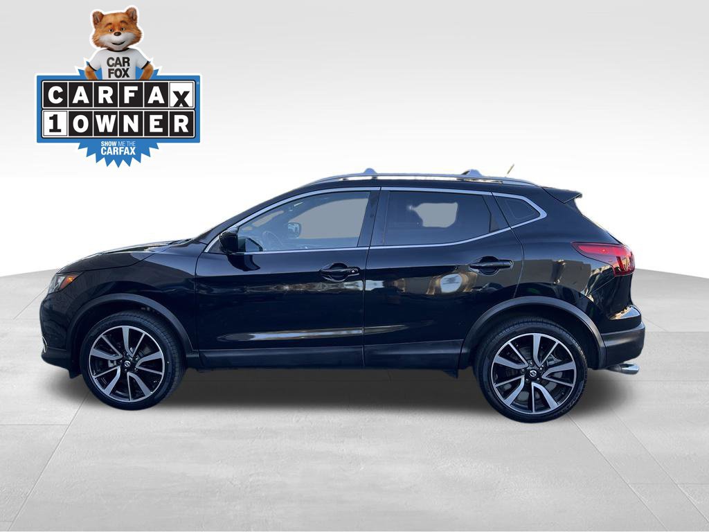 Used 2017 Nissan Rogue Sport SL w/ SL Premium Package FWD image 2