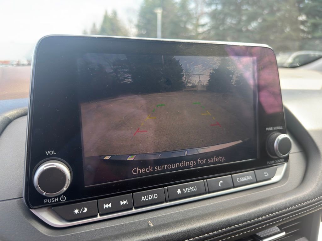 Used 2023 Nissan Rogue SV image 23