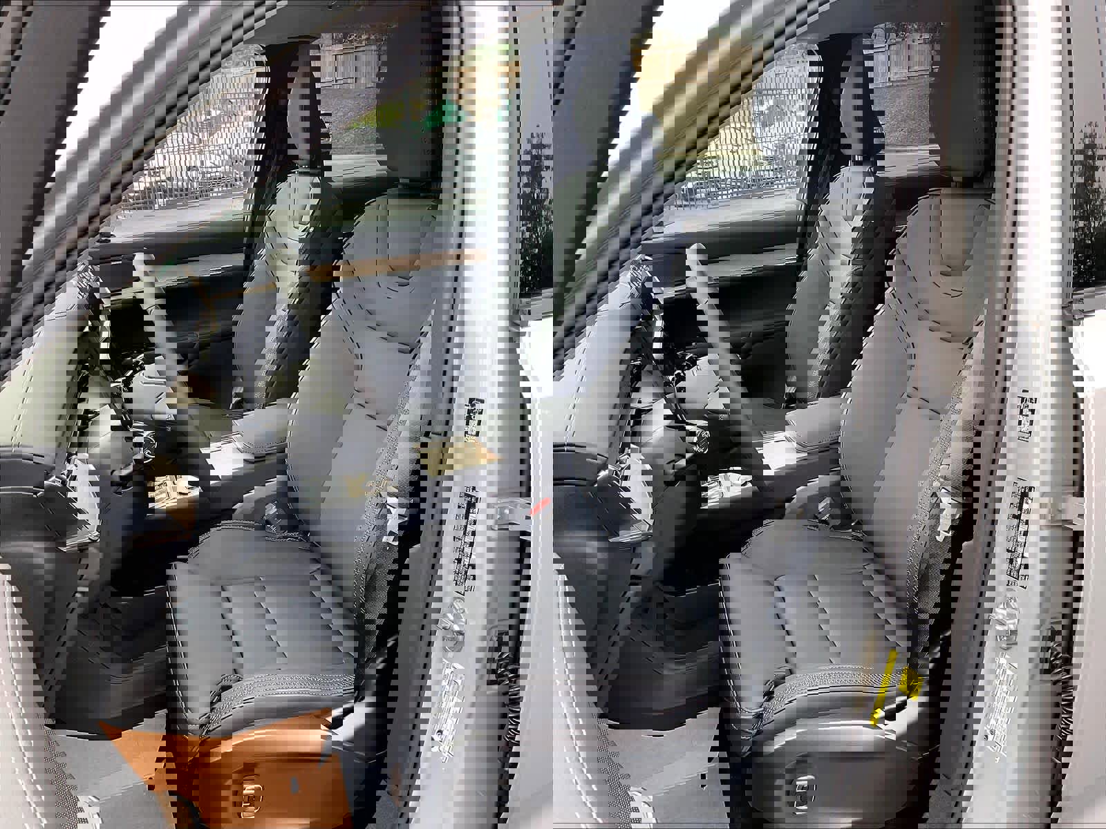 New 2025 Volvo EX90 Plus w/ Protection Package Premier image 11