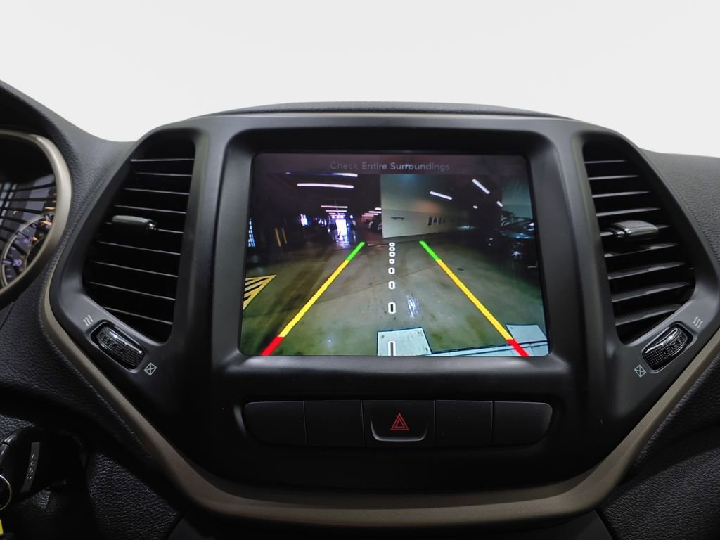 Used 2015 Jeep Cherokee Latitude AWD/4WD image 23